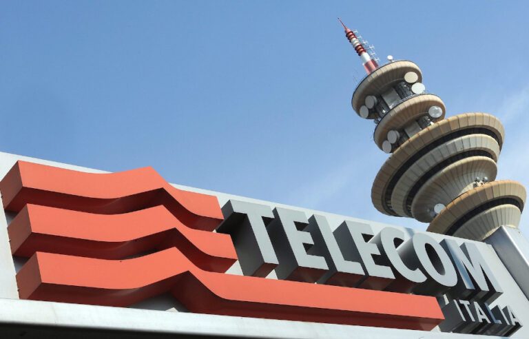 UE aprova venda da rede fixa da Telecom Italia para KKR: Marco histórico na telecomunicação europeia