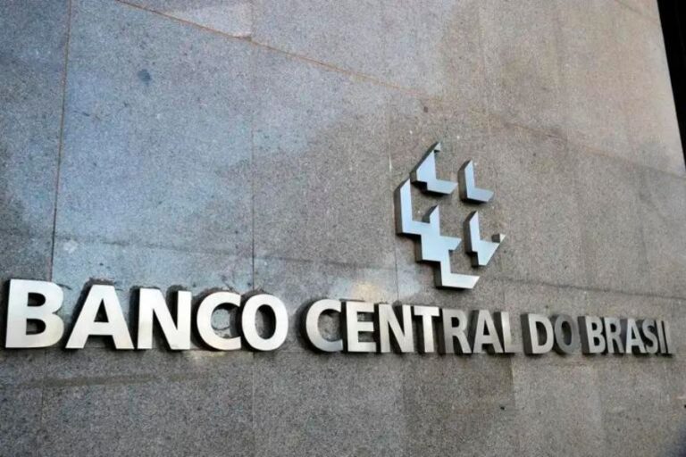 Concessões de crédito livre recuam 3,9% em novembro