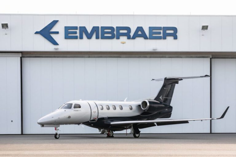 Embraer (EMBR3) registra recorde histórico de US$ 26,3 bi em carteira de pedidos no 4T24