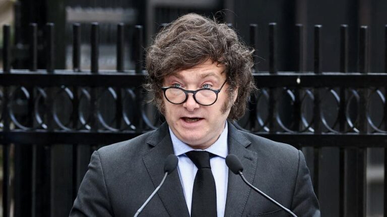 Milei obtém vitória na Câmara com amplo pacote reformas após concessões governamentais