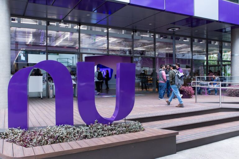Nubank registra lucro recorde de US$ 379 mi no 1T24 e alcança 100 Mi de clientes globais