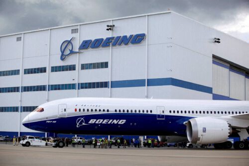 Presidente da Lufthansa expressa frustração com atrasos da Boeing