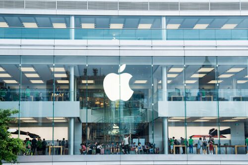 Destaque no radar corporativo: Apple anuncia recompra recorde de ações; Petrobras atualiza dividendos; Iguatemi e AES Brasil divulgam resultados