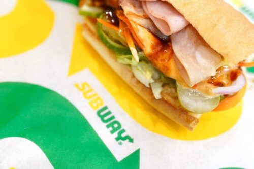 Zamp (ZAMP3) enfrenta volatilidade no mercado após notícias sobre interesse no Subway