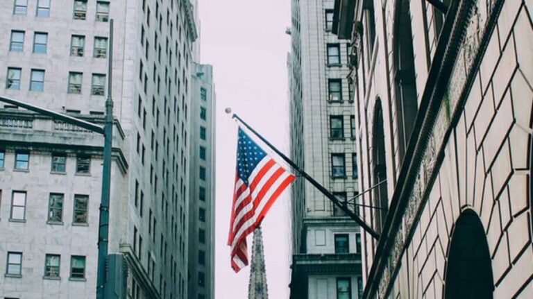 PIB dos EUA sobe 1,4% no primeiro trimestre, acima do esperado