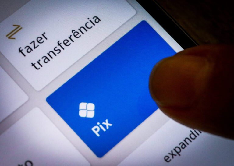 Governo Lula revoga norma da Receita e garante sigilo do Pix nas transações