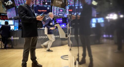 Ações europeias registram alta com expectativa de cortes pelo Fed