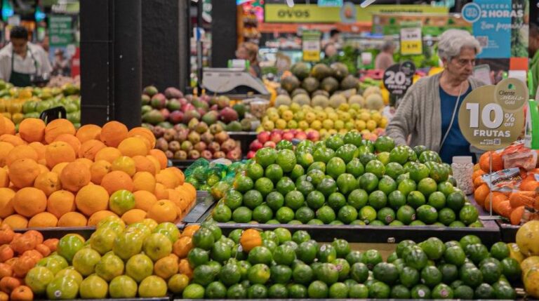 IPCA de novembro desacelera, aponta IBGE