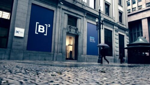 Ibovespa Fecha em Queda de 0,11% com Oscilações de Vale e Petrobras; Hypera Tem Dia Intenso com Virada