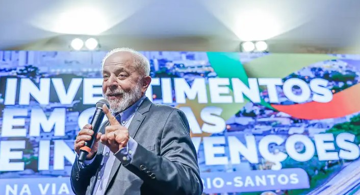 Lula defende expansão do papel do BNDES e a importância das empresas estatais em evento