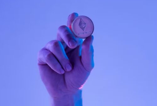 ETFs de Ethereum dos EUA registram US$ 1 bilhão em volume negociado no primeiro dia