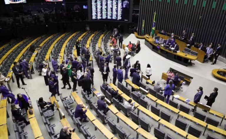 Reforma Tributária no Brasil: aprovação da regulamentação e inclusão de carnes na cesta básica