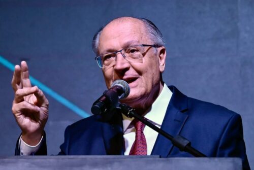 Alckmin critica fim da checagem de fatos da Meta: “Bilionários não podem fazer o que querem”