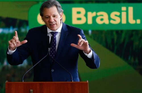 Governo propõe gatilho para aumentar tributo sobre lucro em caso de insuficiência de compensação