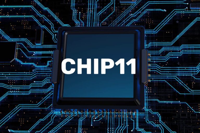 Imagem de um chip eletrônico com a inscrição "CHIP11" em destaque, sobre um fundo de circuito eletrônico azul.