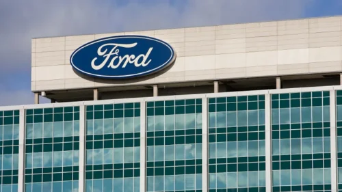 Ford (F; FDMO34) reporta lucro menor que esperado no 2T24