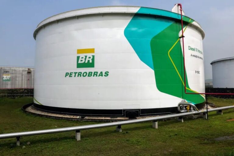 Petrobras (PETR4) confirma venda de participação na UEG Araucária