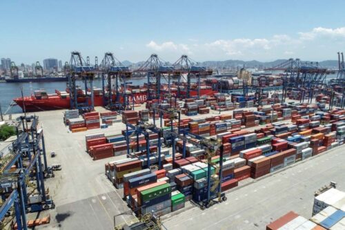 Santos Brasil (STBP3) reporta crescimento em junho de 2024