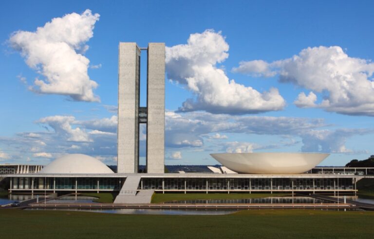 Congresso Nacional inicia semana de esforço concentrado com reforma tributária e emendas PIX em foco