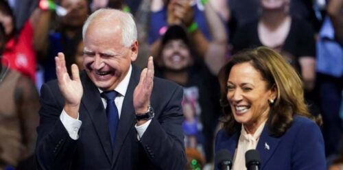 Tim Walz aceita nomeação para vice-presidência e destaca a eleição de novembro como uma luta pela liberdade