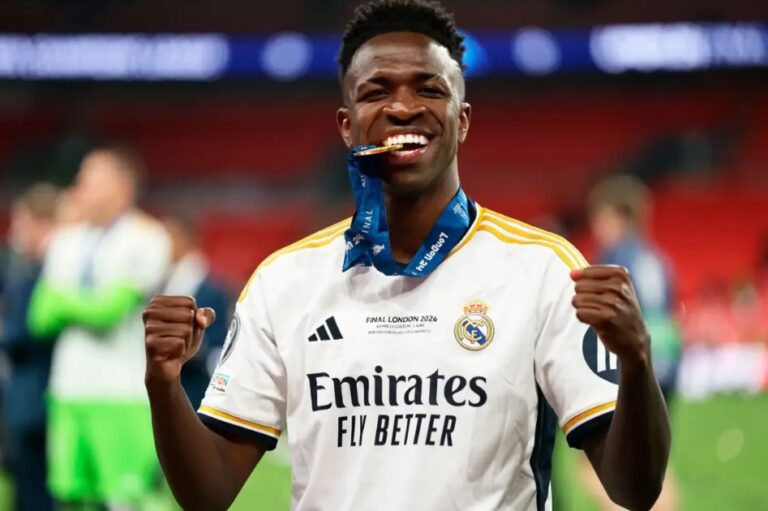 Vinícius Júnior é eleito o melhor jogador do mundo no The Best da Fifa