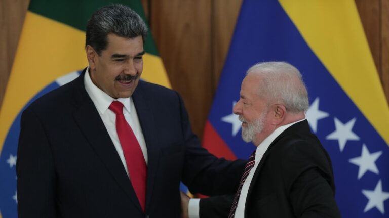 Lula diverge do apoio do PT a Maduro, mas não classifica regime como ditadura