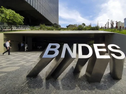 BNDES abre linha de crédito de R$ 6 bilhões para combustíveis renováveis