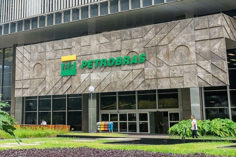 Petrobras (PETR4) vai pagar R$ 13,57 bilhões em dividendos e JCP