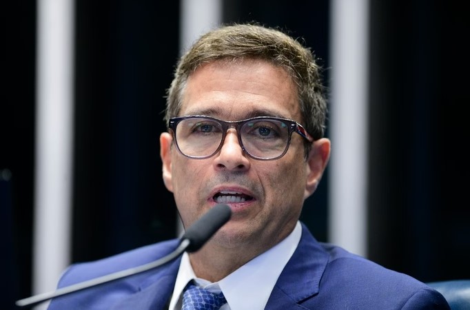 O Banco Central do Brasil e as incertezas em torno da Selic: Campos Neto enfatiza a necessidade de dados