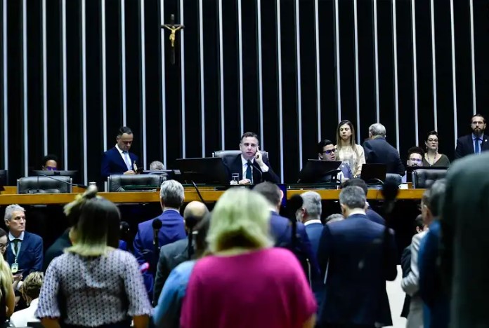 Pressionado pela “pandemia das bets”, congresso se articula para mudar legislação