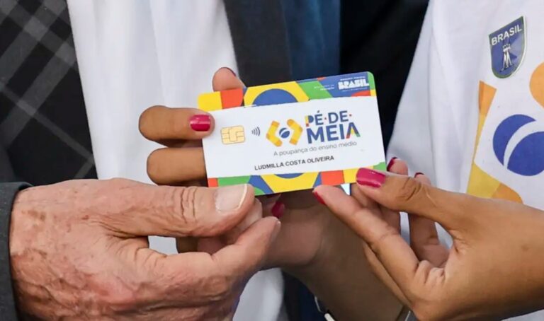 TCU bloqueia R$ 6 bi do programa Pé-de-Meia após denúncias