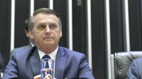 Bolsonaro solicita liberação de passaporte para participar da posse de Donald Trump