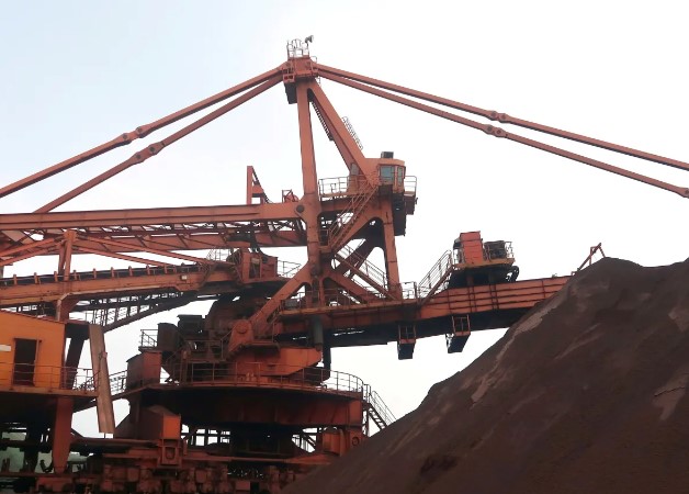 Perspectiva de demanda chinesa faz preços do minério de ferro caírem