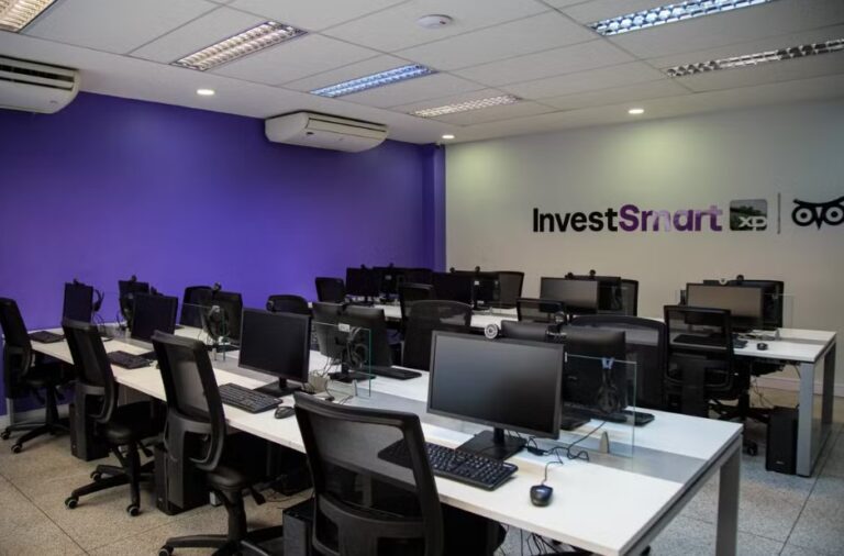 InvestSmart XP e Unisuam inovam com primeiro escritório universitário 