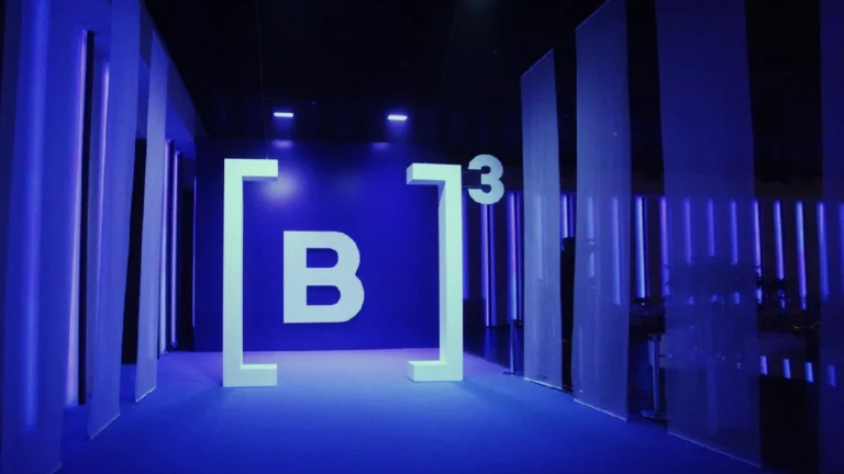 B3 (B3SA3) ajusta valor de dividendos e JCP que serão pagos em outubro