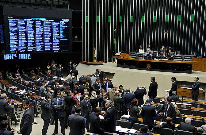 Câmara aprova urgência para projeto de renegociação de dívidas dos Estados com a União
