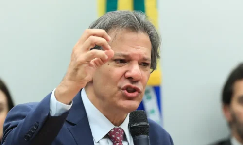 Cerca de 500 a 600 sites de apostas sairão do ar nos próximos dias, segundo Haddad