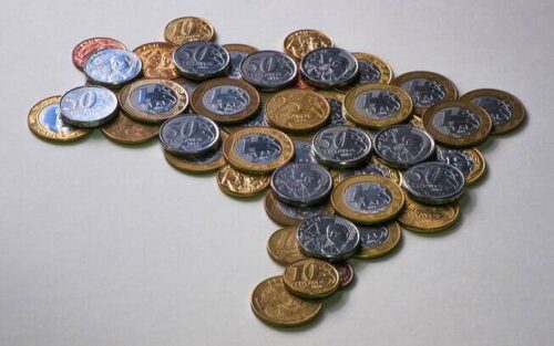 Estimativas para IPCA e PIB são mantidas no Boletim Focus; projeção para Selic sobe