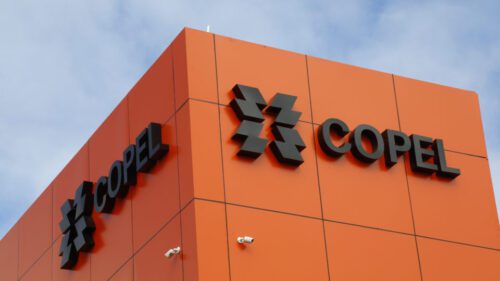 Um panorama completo sobre a Copel, suas ações na B3 e o impacto de sua privatização parcial, destacando a importância da empresa para o setor elétrico brasileiro e a atratividade para investidores.