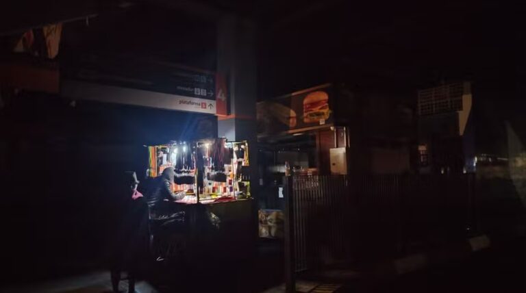 220 mil endereços sem eletricidade em São Paulo após tempestade: Enel sem previsão de retorno 