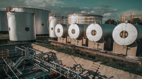 Refinaria Manguinhos supera Petrobras em valorização em 2024