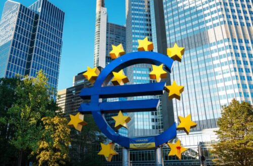 Bolsas europeias encerram a semana em baixa com foco em juros e resultados corporativos