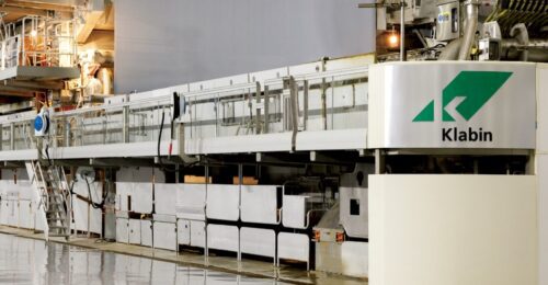 Klabin firma acordo de R$ 1,8 bilhão e aprova nova política de dividendos