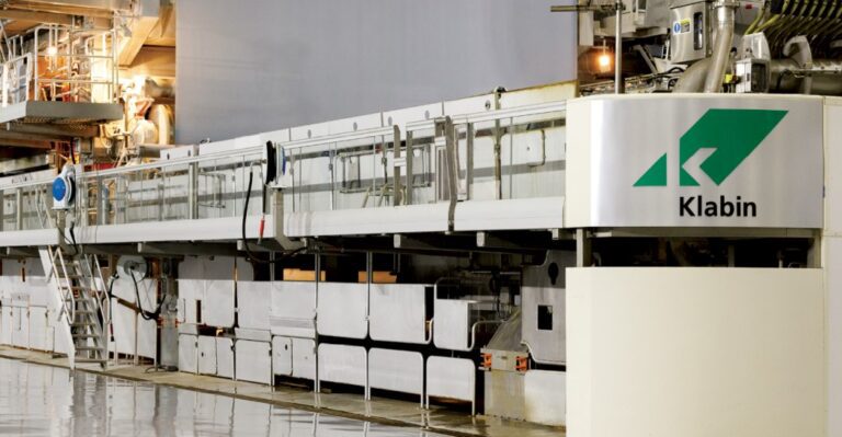 Klabin firma acordo de R$ 1,8 bilhão e aprova nova política de dividendos