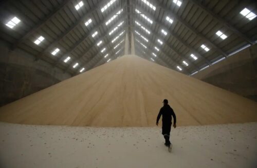 Alta do açúcar impulsiona preços mundiais dos alimentos em setembro, afirma FAO