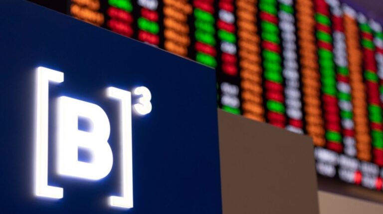 No pós-feriado Ibovespa sobe levemente, mas liquidez reduzida limita avanços