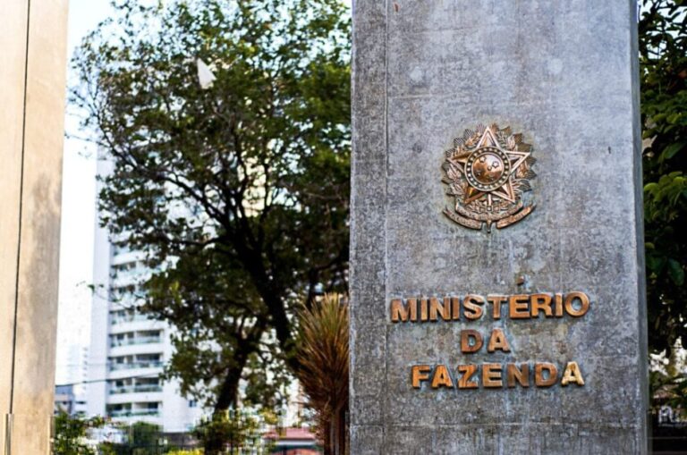 Ministério da Fazenda desmente rumores sobre a saída de Rogério Ceron, secretário do Tesouro Nacional