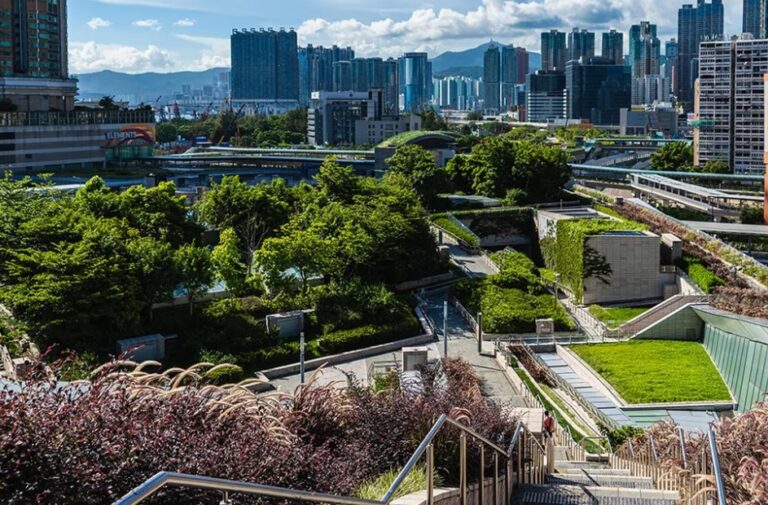 Falta de medidas concretas desencadeia queda de quase 10% em Hong Kong