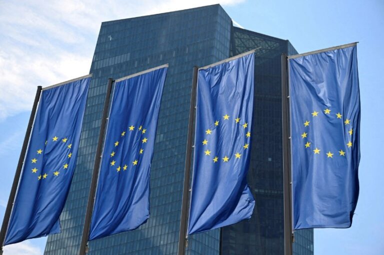 Inflação da zona do euro acelera em dezembro, comprometendo as perspectivas de corte de juros do BCE