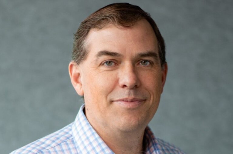 CEO da Amazon Web Services defende retorno ao escritório: "Saia se não quiser voltar ao presencial"